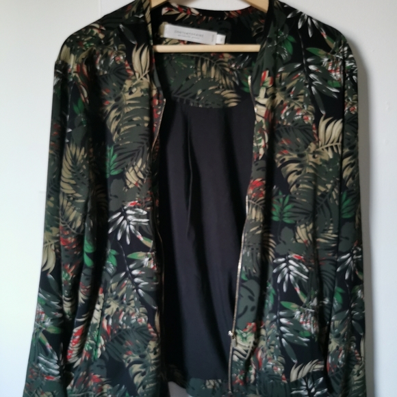 Bomber - Picture 2 of 3